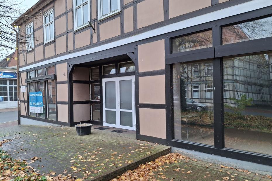Frontansicht-Bergstraße 45 - neue Eingangstür