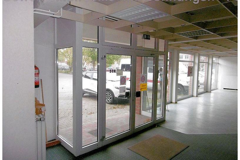 Eingang von der Parkplatzseite - Theodor-Körner Str. 